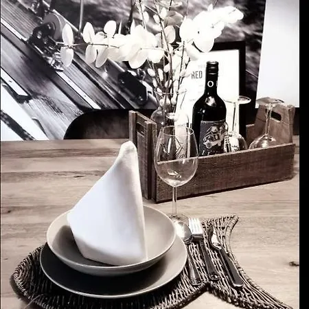 דירה N°1 Loft Am Yachthafen באד צווישנהם